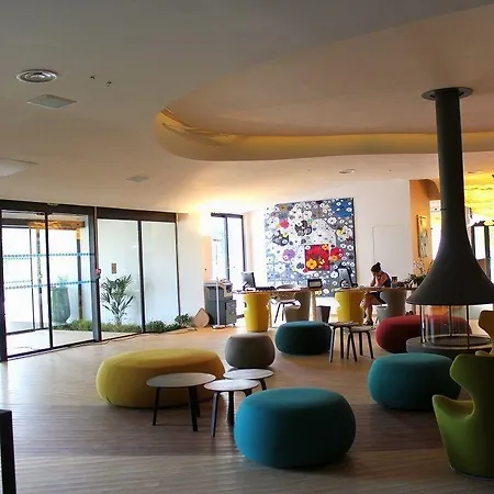 Hotel C Spacieuses Nimes