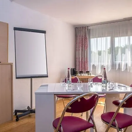 C Spacieuses Hotel 4*