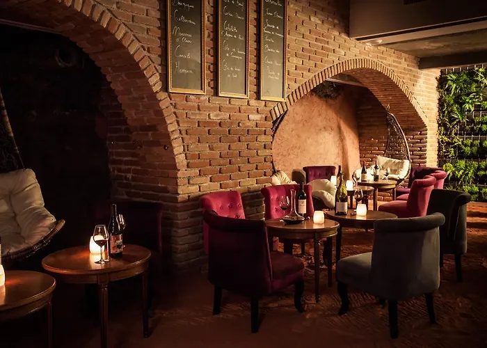 Hotel C Spacieuses Nimes