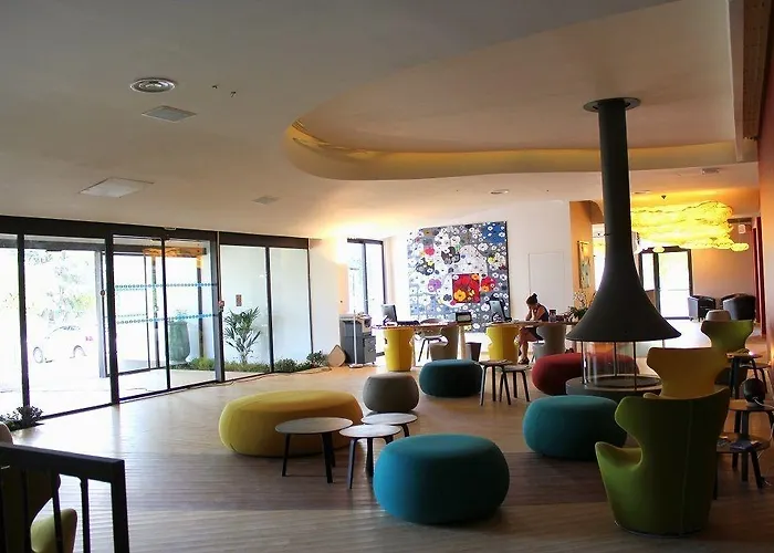 Hotel C Spacieuses Nimes