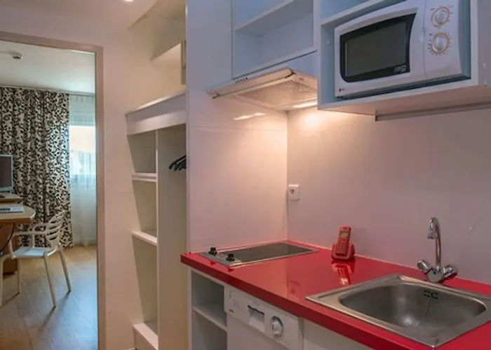 Hotel C Spacieuses 4*